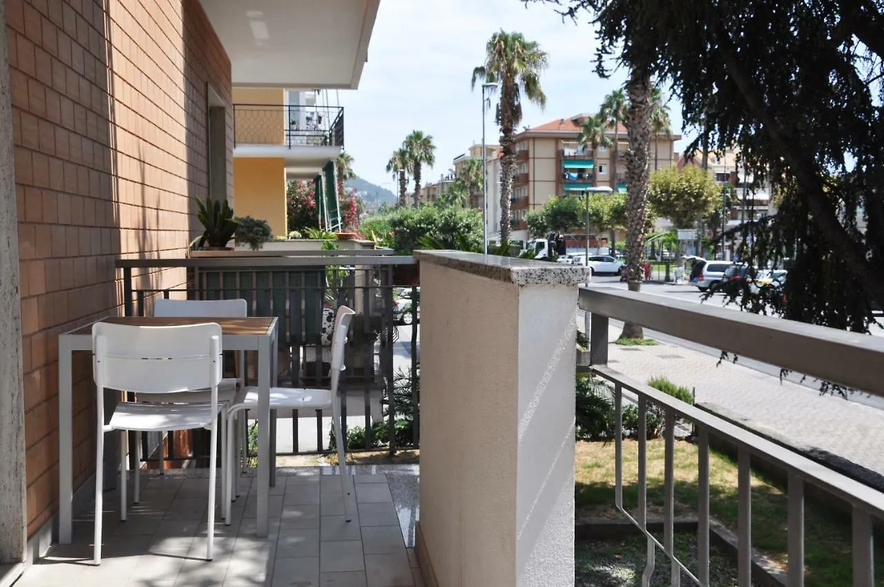 Appartement Viale Repubblica 307 2 à Pietra Ligure Italie